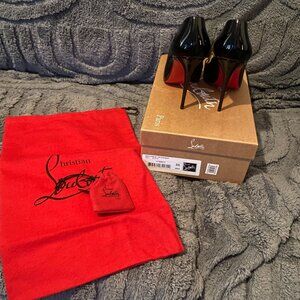 Christian Louboutin Hot Chick EU 35